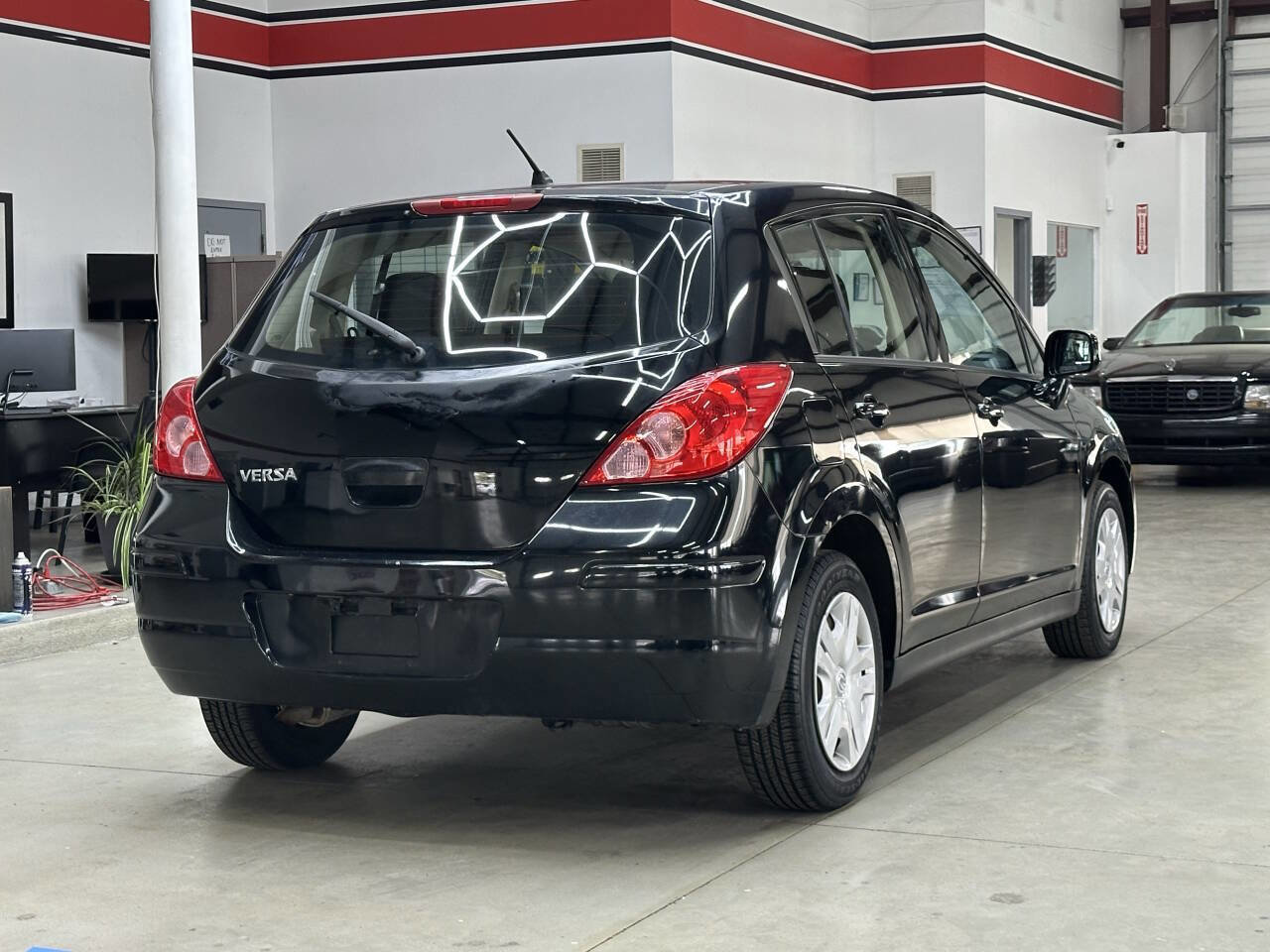 Used 2011 Nissan Versa 1.8 S image 2