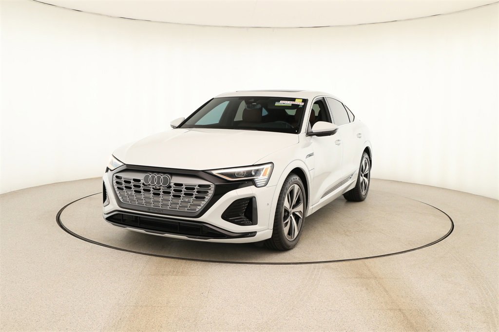 Used 2024 Audi Q8 e-tron Premium Plus w/ Premium Plus Package image 12