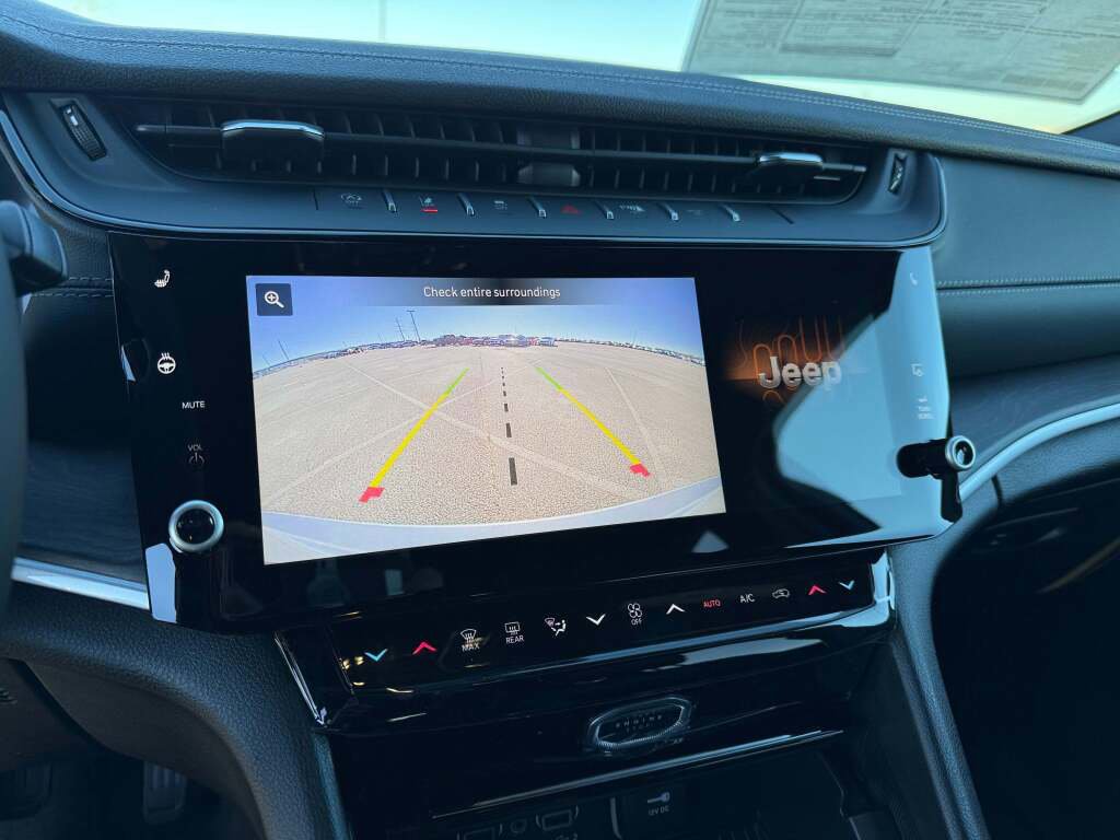 New 2026 Jeep Grand Cherokee Altitude image 33