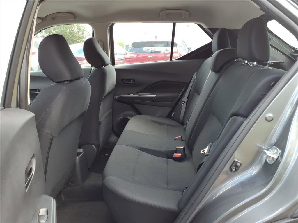 Used 2025 Nissan Kicks Play S FWD image 6