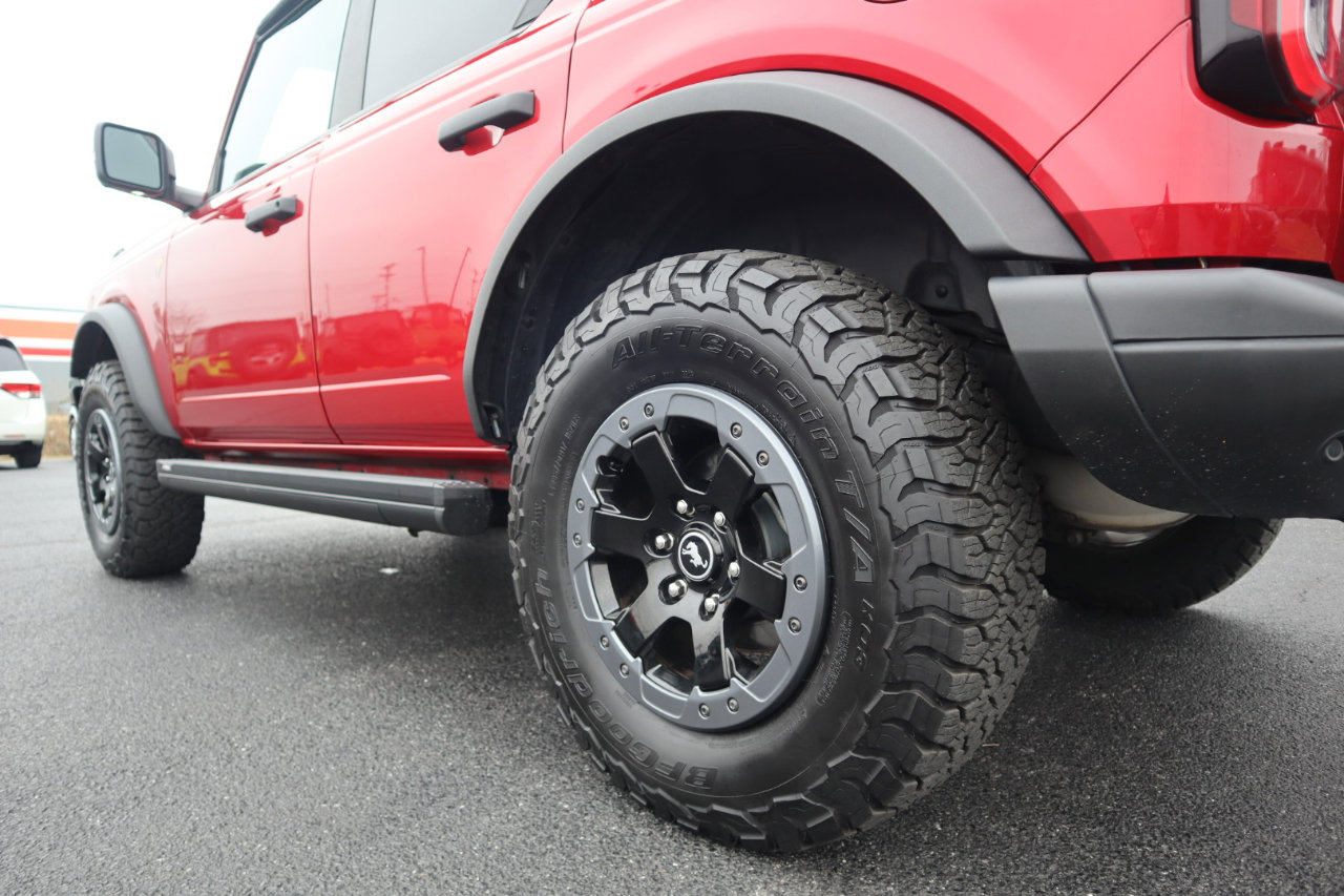 Used 2021 Ford Bronco Badlands image 28