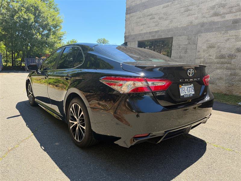 Used 2019 Toyota Camry SE FWD image 5