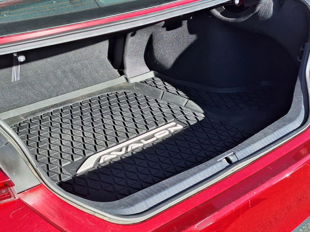 Used 2019 Toyota Avalon Limited image 31