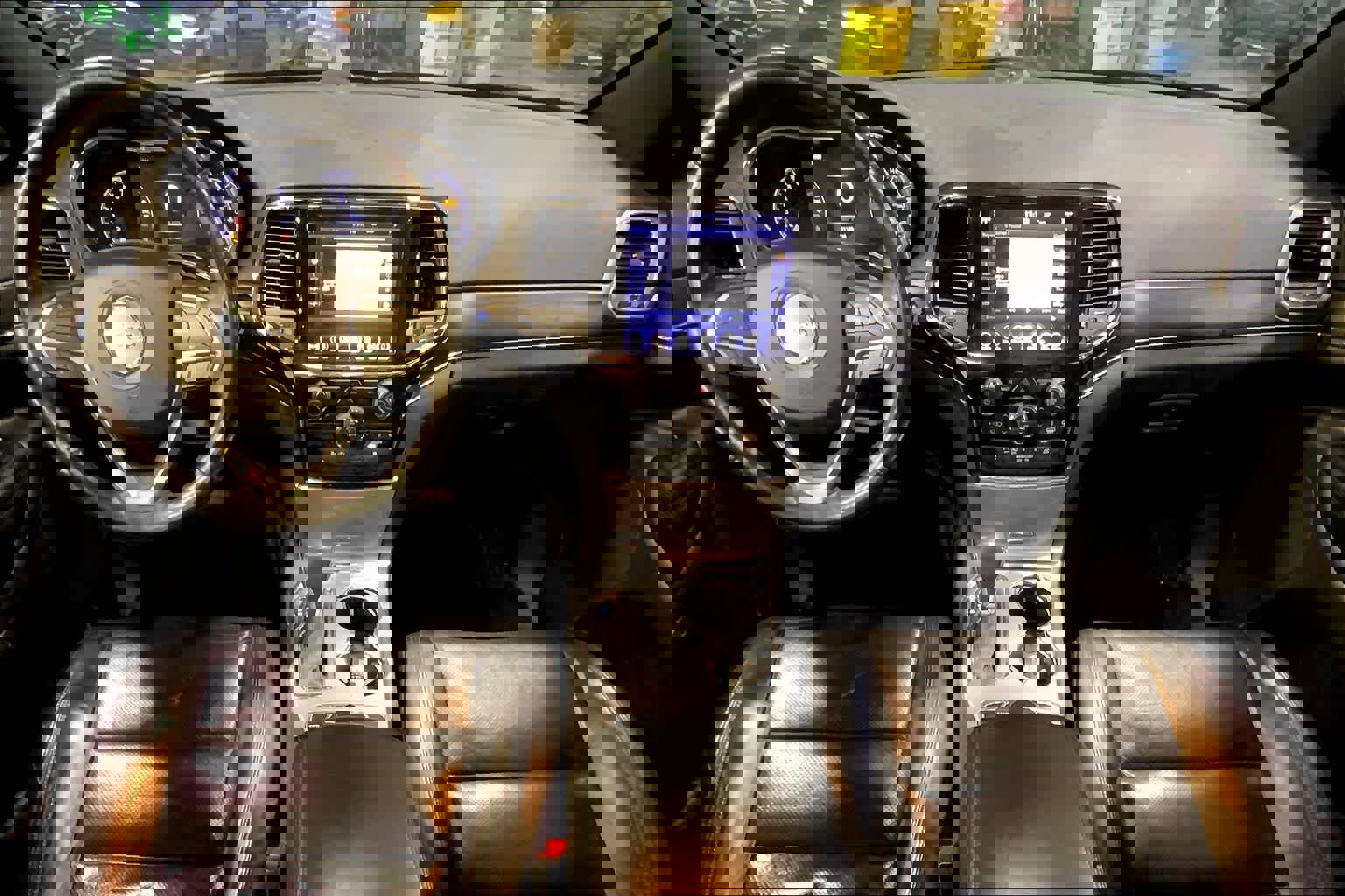 Used 2019 Jeep Grand Cherokee Limited w/ Luxury Group II image 15