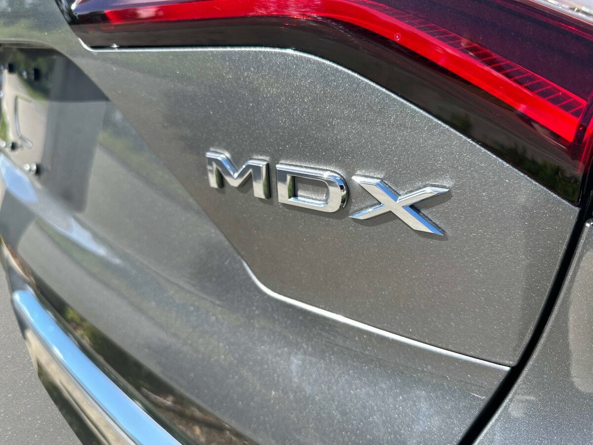 Certified 2026 Acura MDX w/ Technology Package FWD image 10