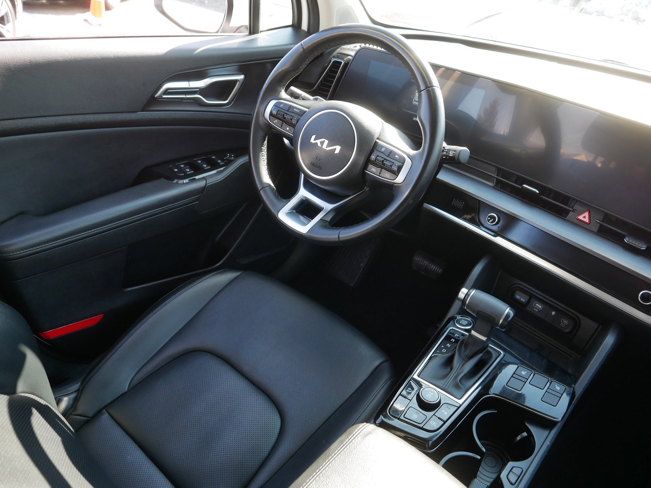 Certified 2024 Kia Sportage EX image 9