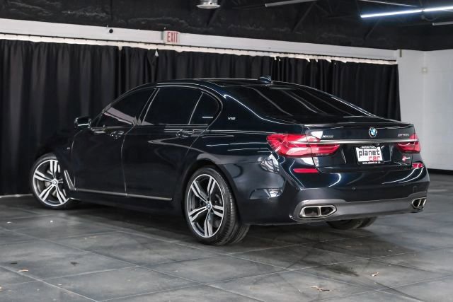 Used 2018 BMW M760i xDrive image 11