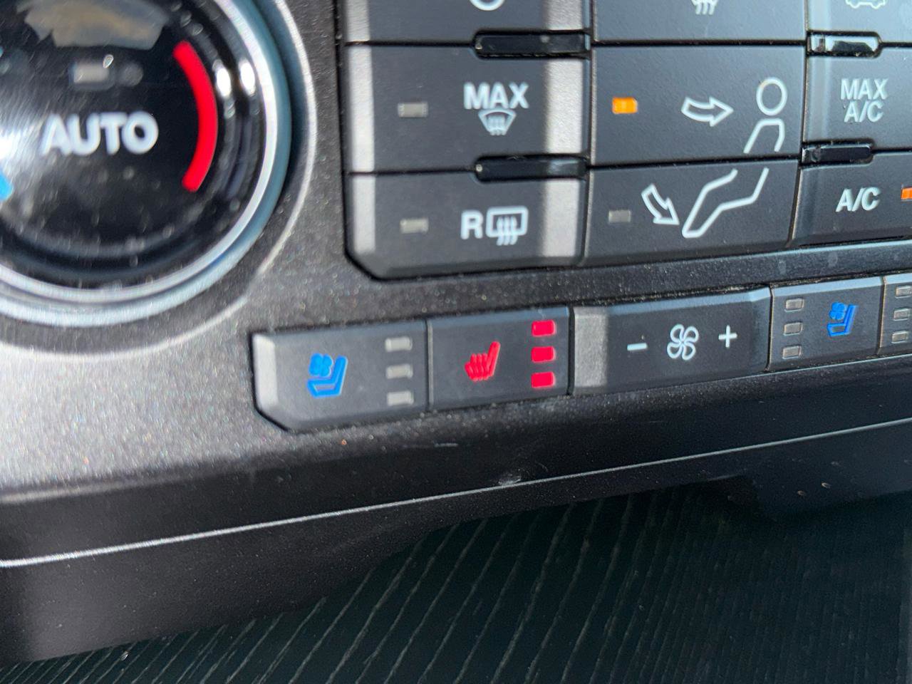 Used 2021 Ford F250 Platinum w/ FX4 Off-Road Package image 22