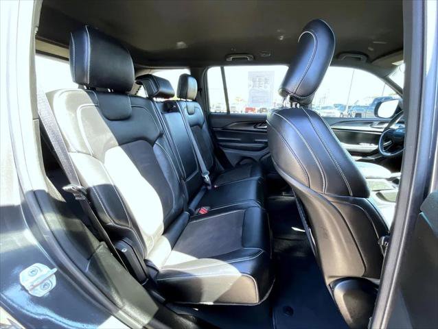 Certified 2023 Jeep Grand Cherokee Altitude AWD/4WD image 18