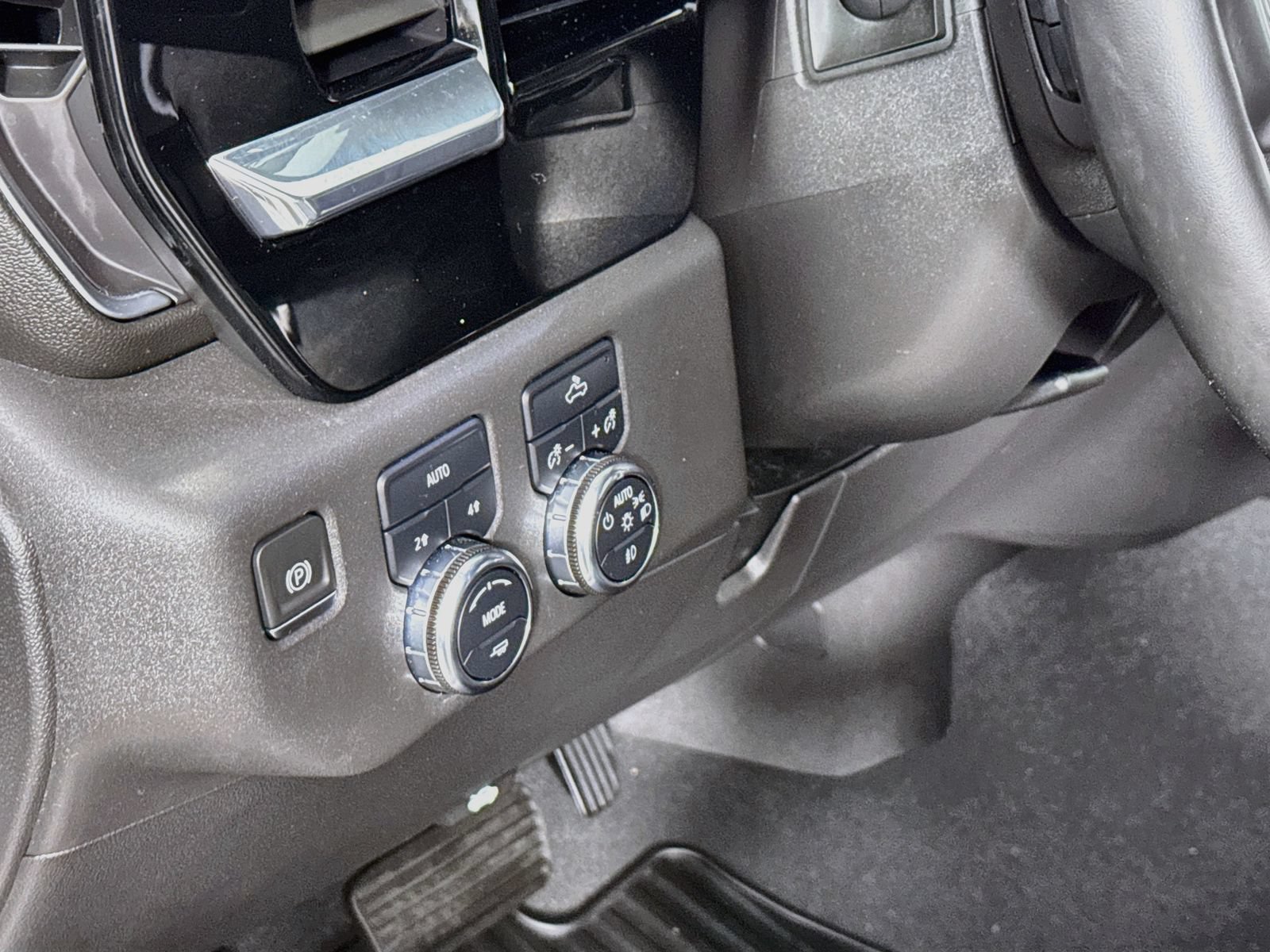 Used 2023 GMC Sierra 1500 Elevation AWD/4WD image 7