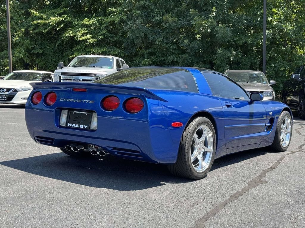 Used 2003 Chevrolet Corvette Coupe w/ Preferred Equipment Group RWD image 21