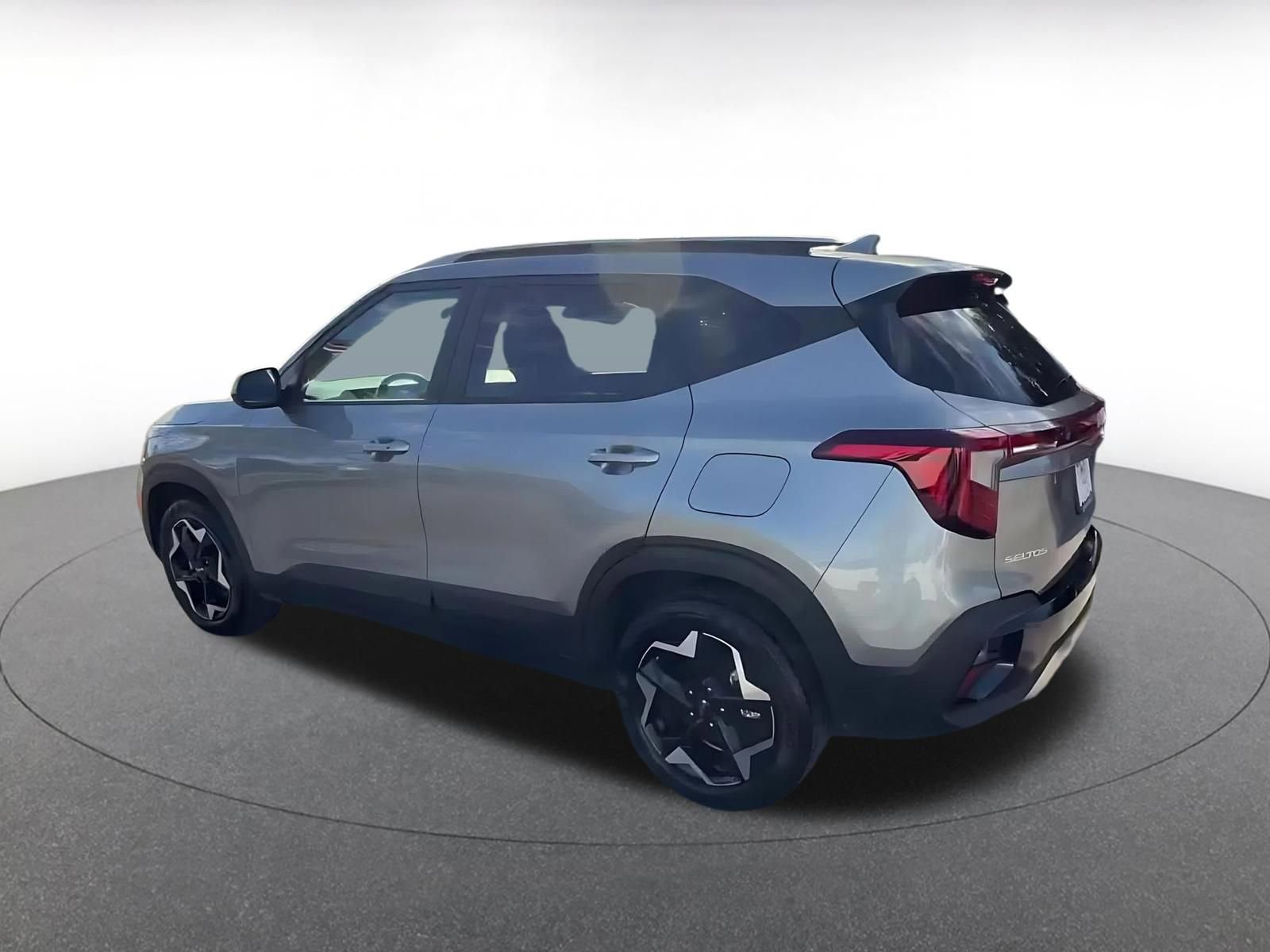 Used 2025 Kia Seltos S image 10