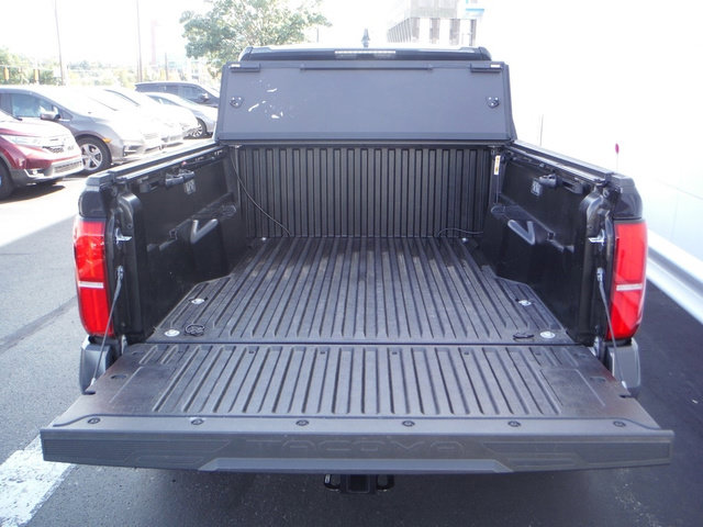 Used 2025 Toyota Tacoma TRD Off-Road AWD/4WD image 17