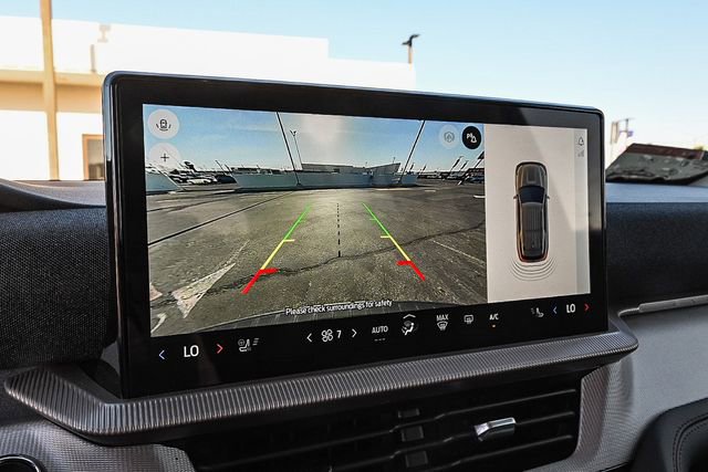 Used 2025 Ford Explorer Active w/ Active Comfort Package image 29