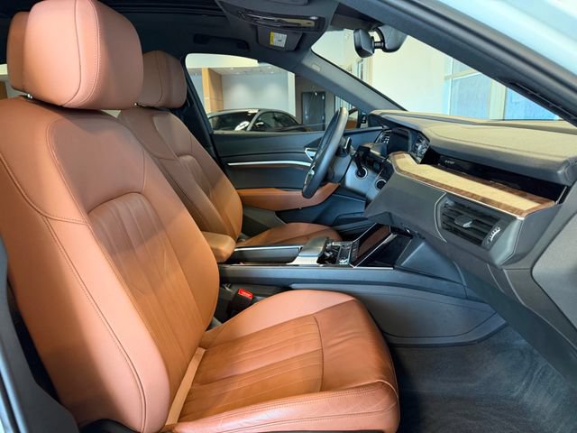 Used 2021 Audi e-tron Premium w/ Convenience Plus Package AWD/4WD image 23