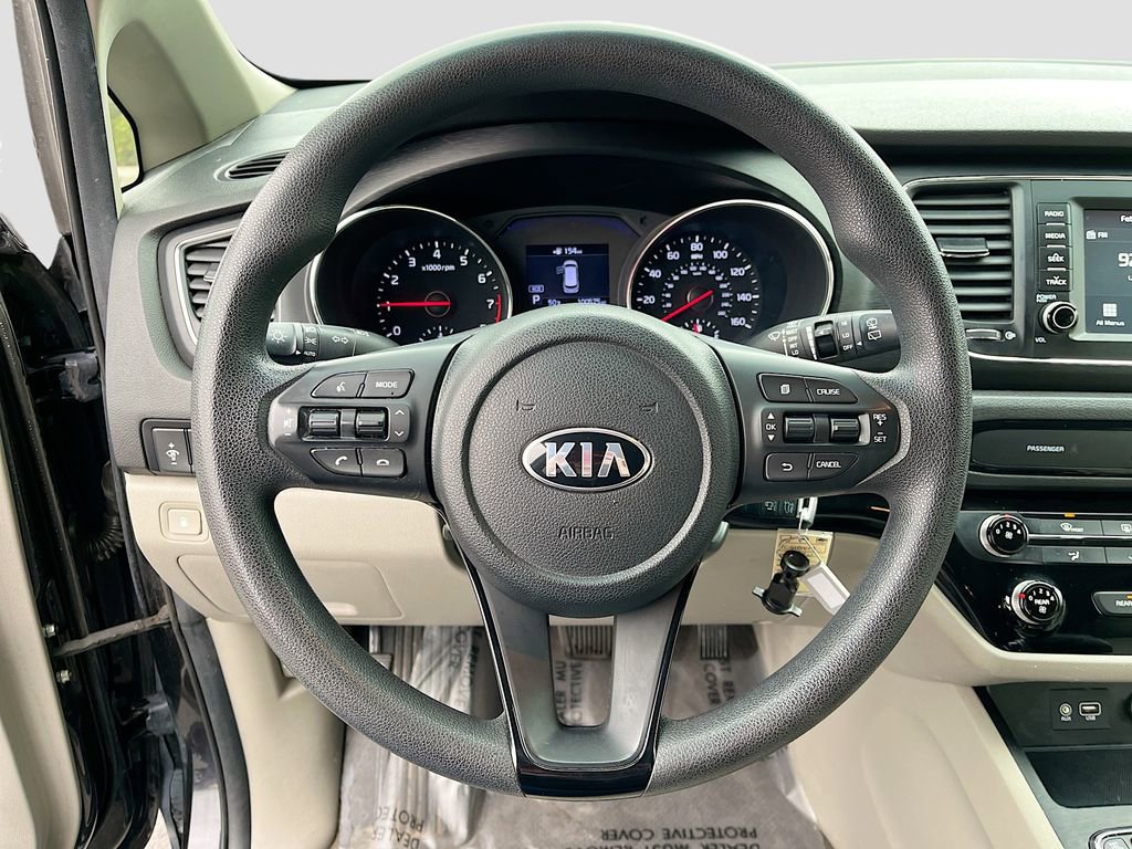 Used 2020 Kia Sedona LX image 11