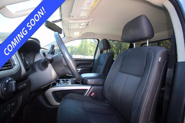 Used 2017 Nissan Titan SV AWD/4WD image 2