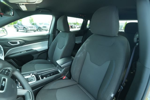 Used 2024 Jeep Compass Sport AWD/4WD image 38