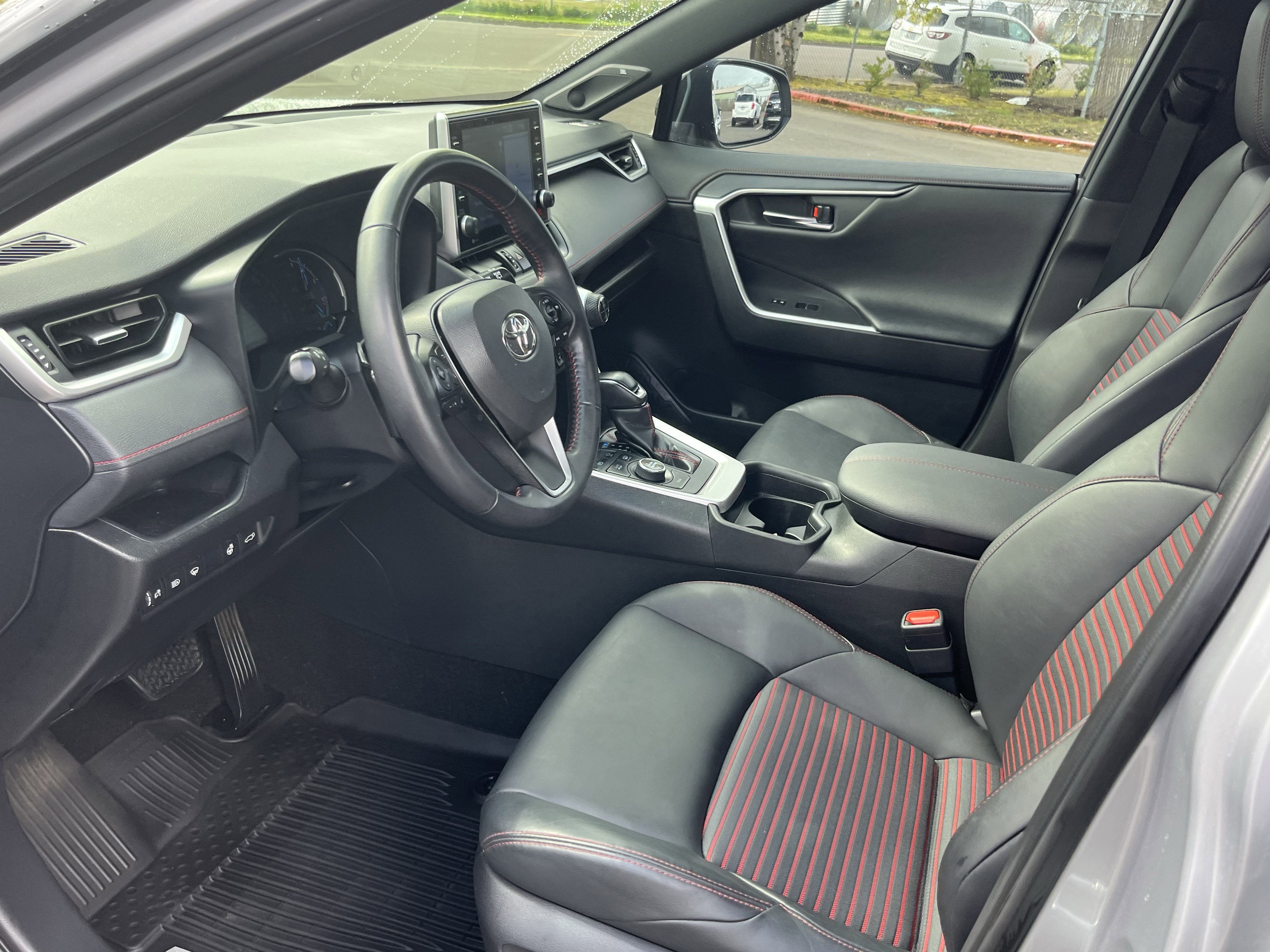 Used 2021 Toyota RAV4 XSE w/ Weather Package AWD/4WD image 9