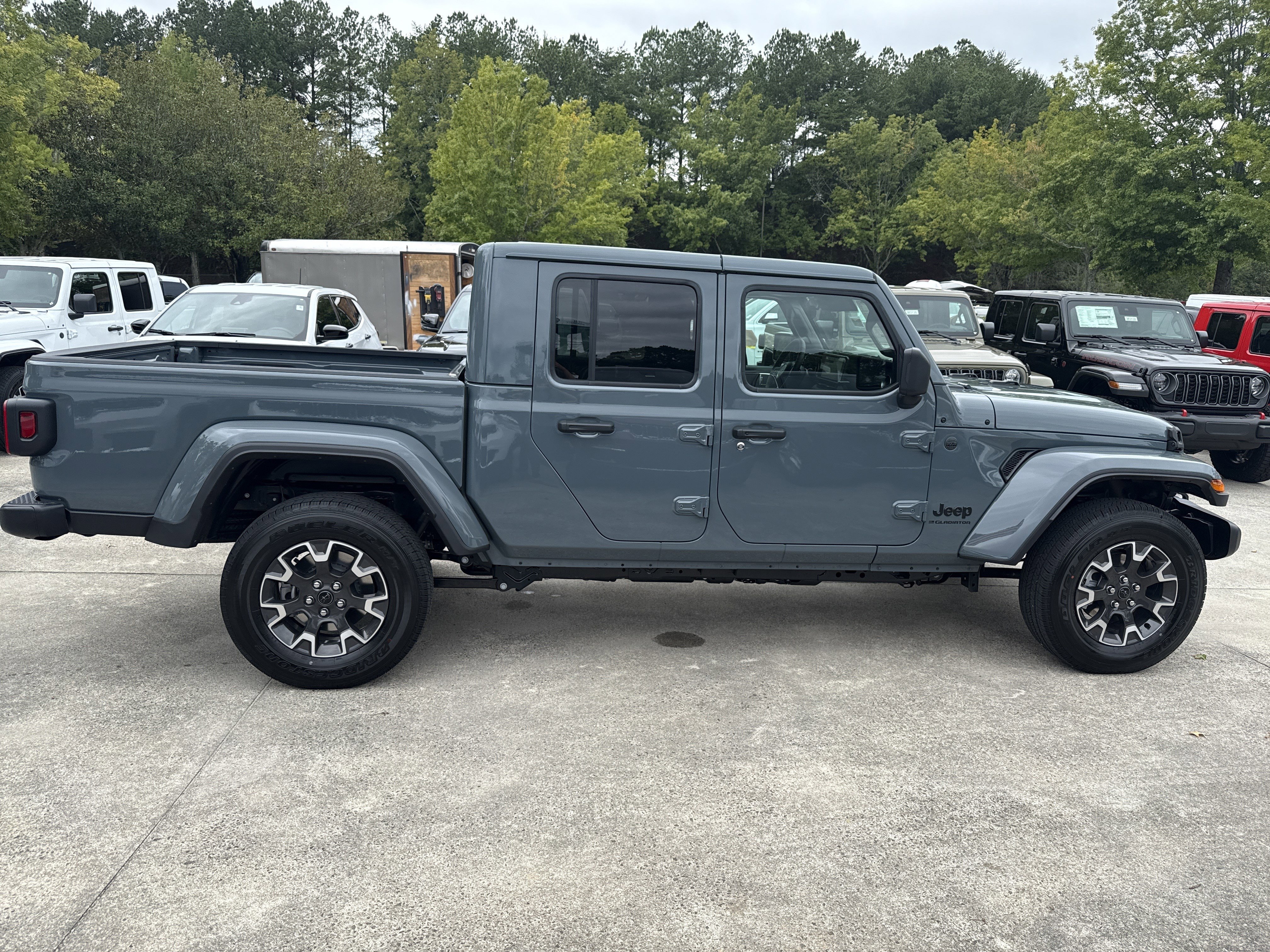 New 2025 Jeep Gladiator Sport w/ Premium Package image 8