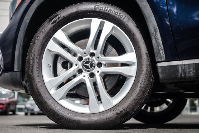 Used 2019 Mercedes-Benz GLA 250 4MATIC w/ Premium Package image 17