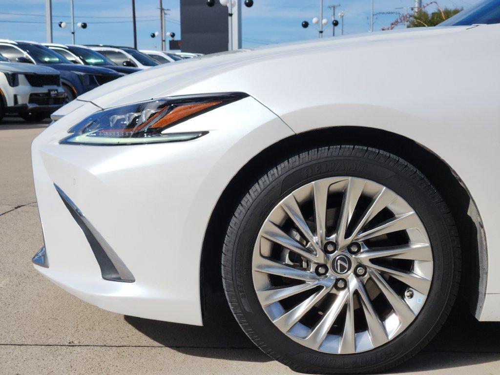 Used 2021 Lexus ES 350 Ultra Luxury w/ Accessory Package 2 FWD image 17