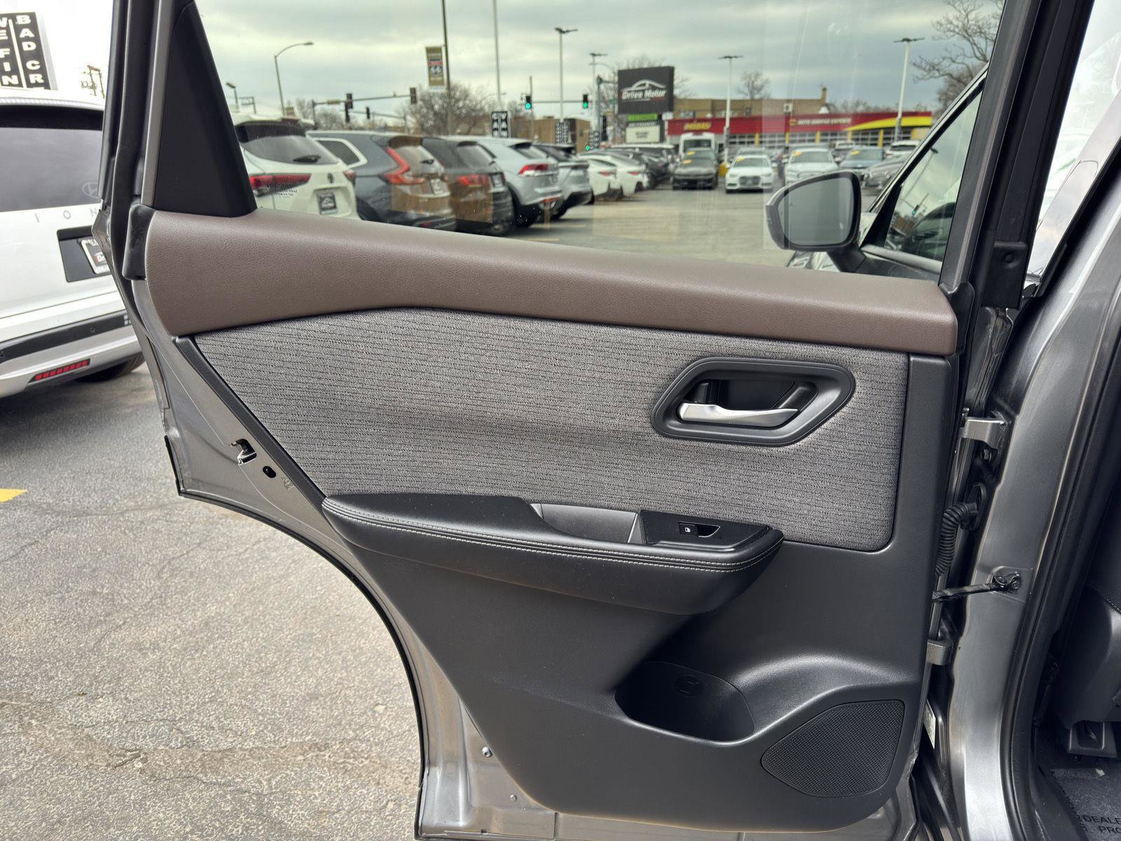 Used 2021 Nissan Rogue SV AWD/4WD image 29