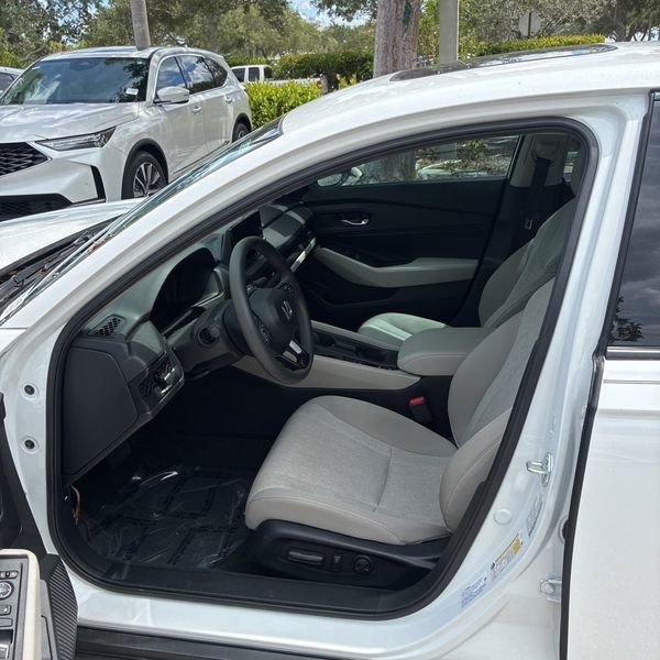Used 2025 Honda Accord SE image 20