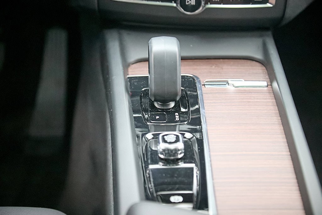 Certified 2023 Volvo XC60 B5 Plus w/ Protection Package Premier image 31