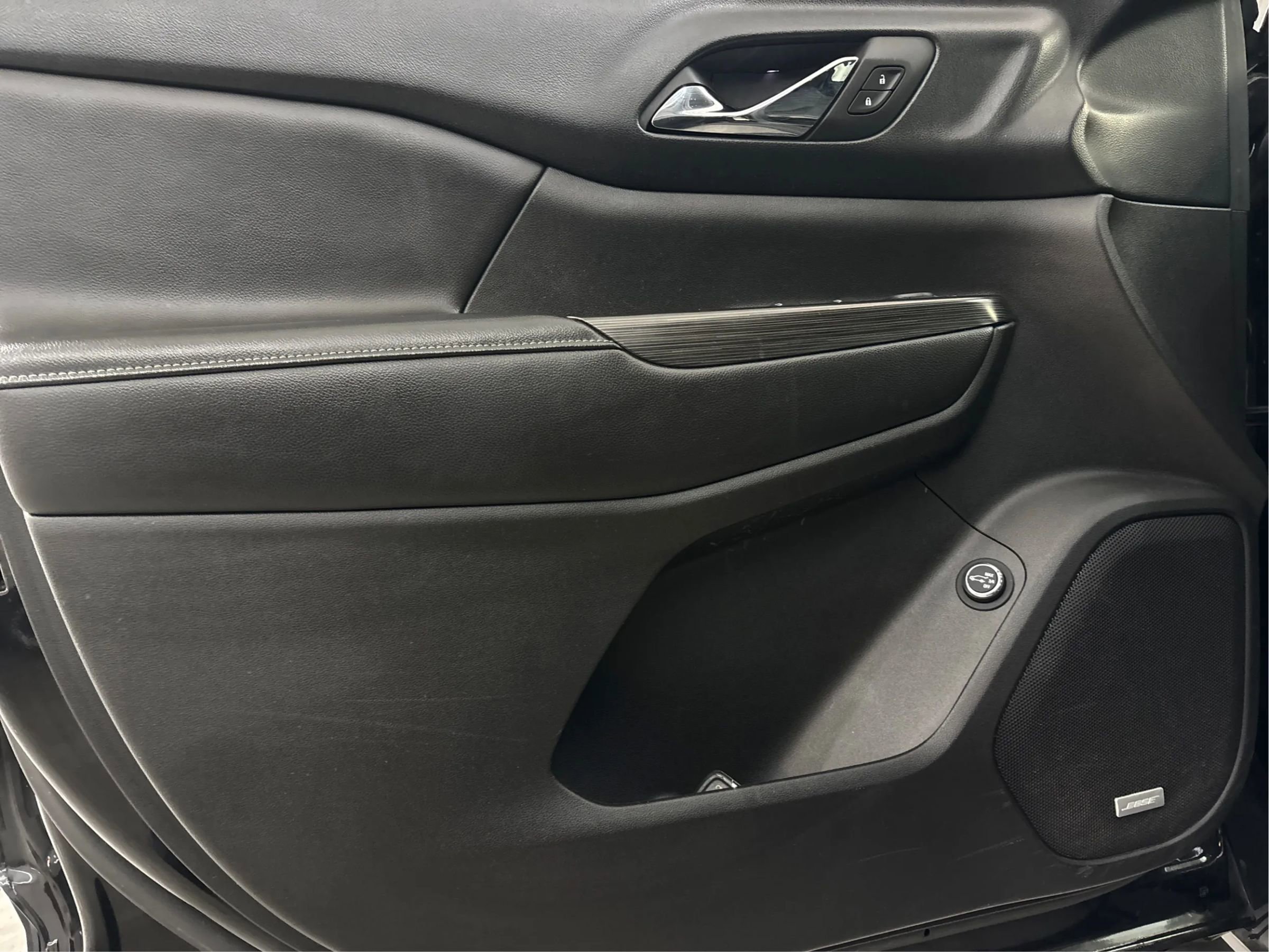 Used 2018 GMC Acadia SLT image 26