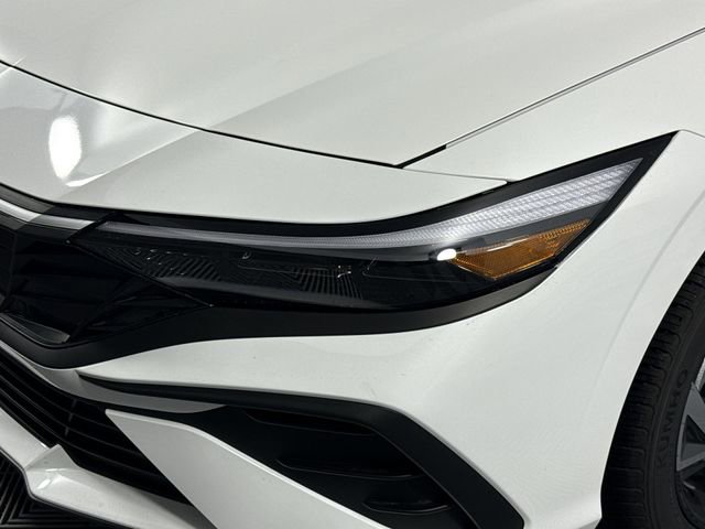 Used 2025 Hyundai Elantra Sport FWD image 48