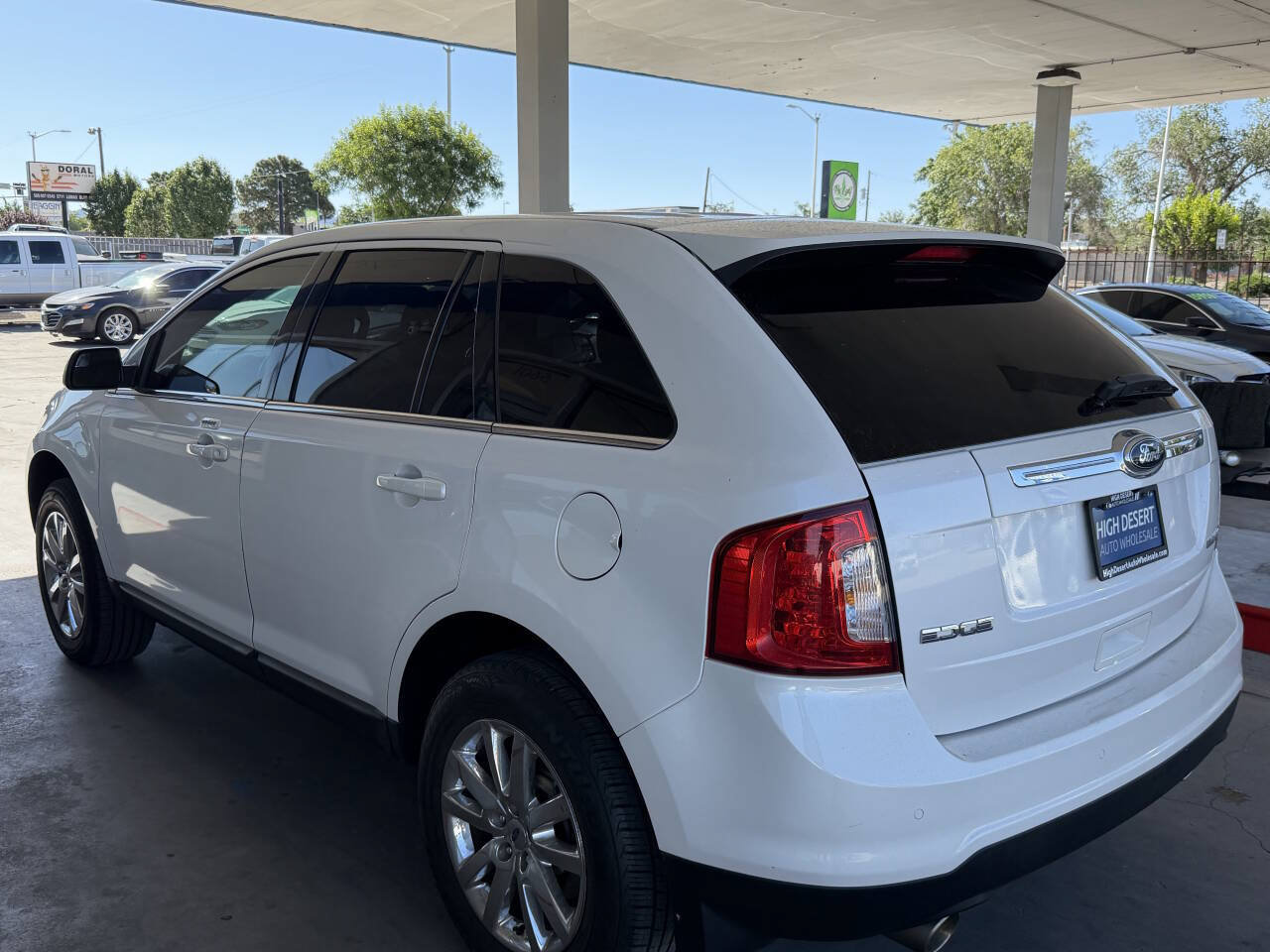Used 2014 Ford Edge Limited w/ Driver Entry Package FWD image 4