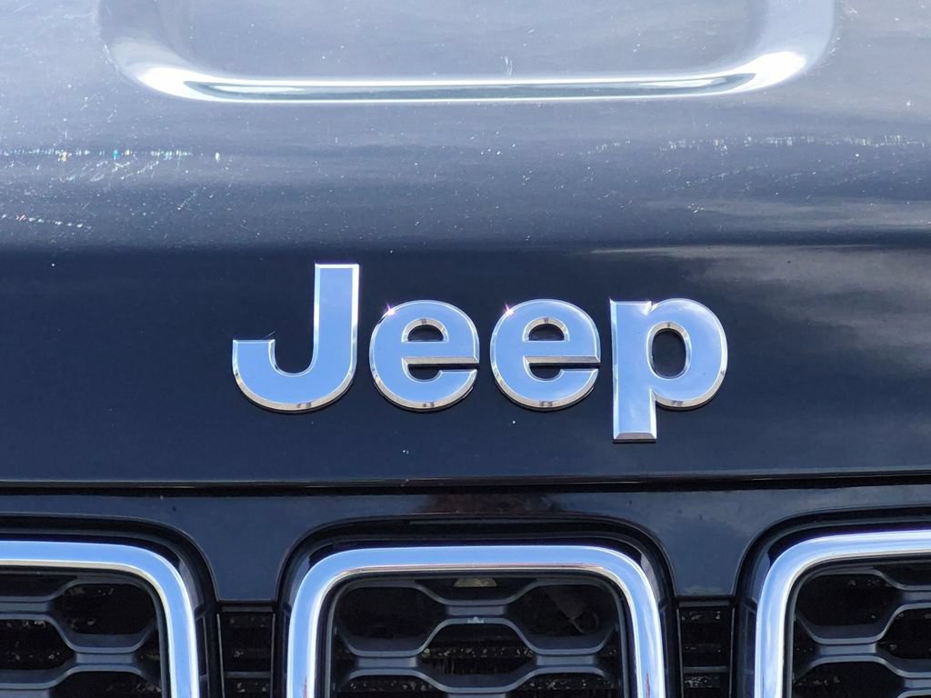 Used 2018 Jeep Grand Cherokee Laredo AWD/4WD image 30