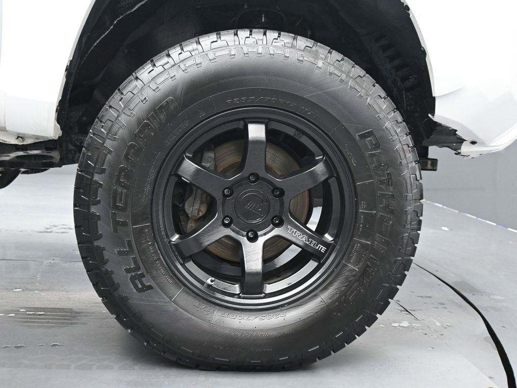 Used 2017 Toyota Tacoma SR5 w/ Tow Package image 11