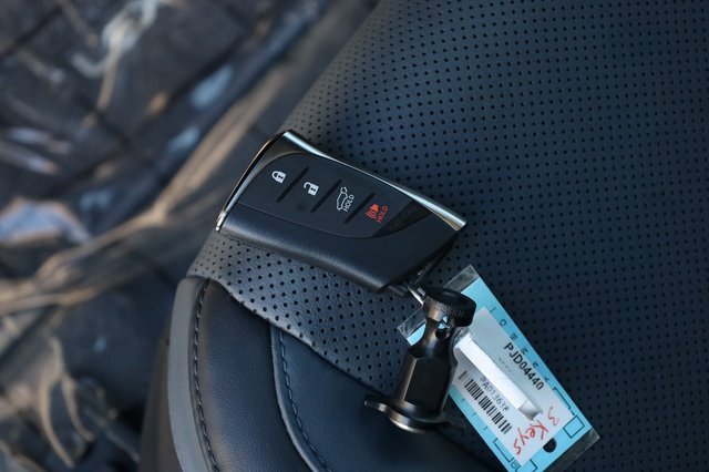 Used 2023 Lexus RZ 450e Premium w/ Technology Package image 28