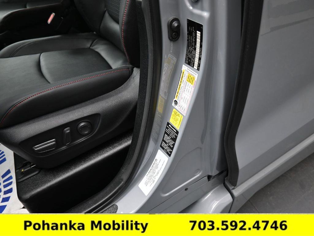 Used 2026 Toyota Sienna XSE image 7