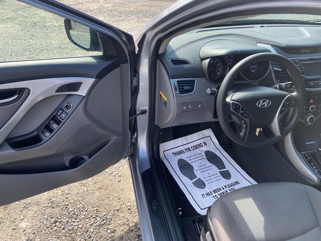 Used 2016 Hyundai Elantra SE w/ Option Group 02 image 10