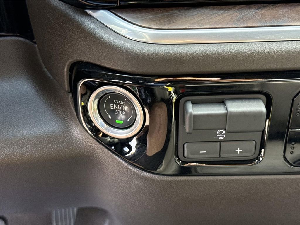 Used 2026 GMC Sierra 1500 SLT image 16