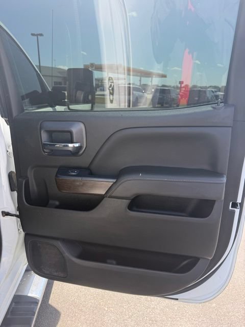 Used 2017 GMC Sierra 2500 Denali w/ Duramax Plus Package AWD/4WD image 15