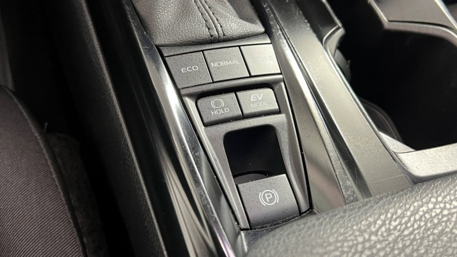 Used 2025 Toyota Camry LE image 25