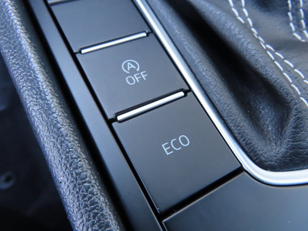 Used 2024 Volkswagen Jetta SE image 8