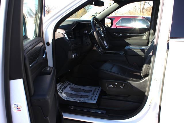 Used 2024 GMC Yukon XL Denali image 10