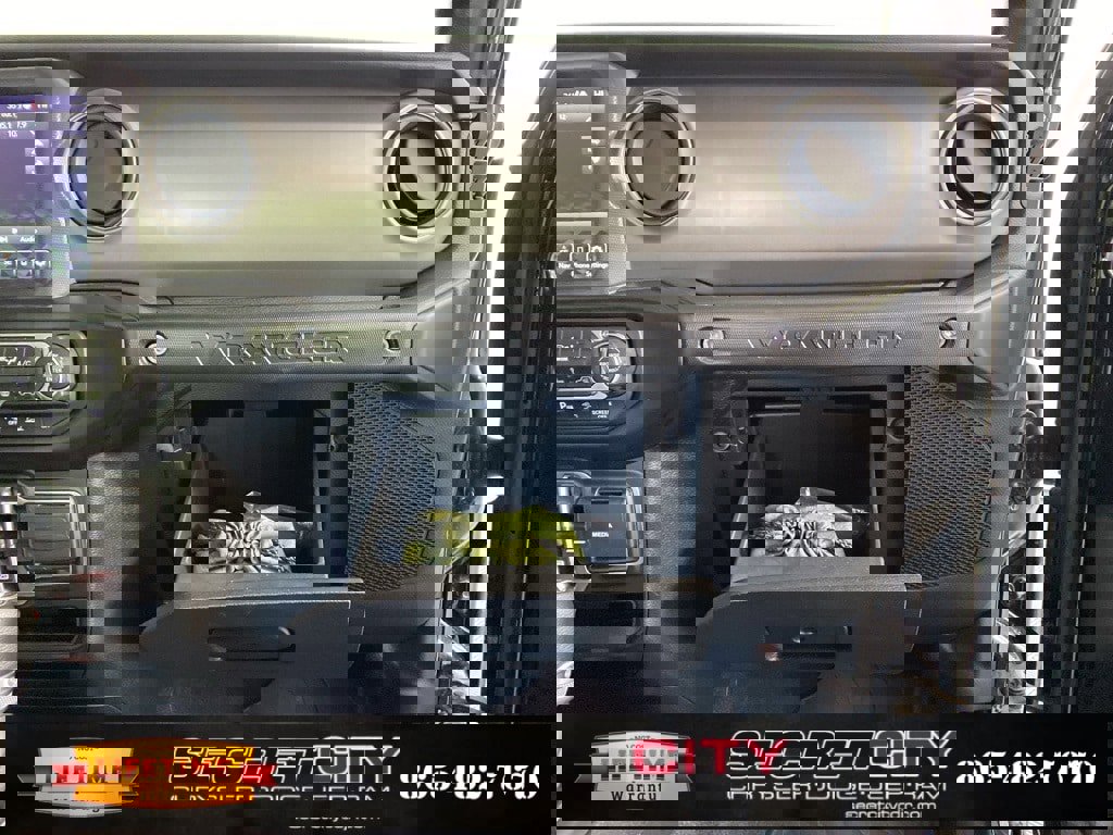 Used 2021 Jeep Wrangler Unlimited Sport image 33