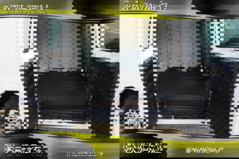 Used 2010 Chevrolet Express 1500 image 21