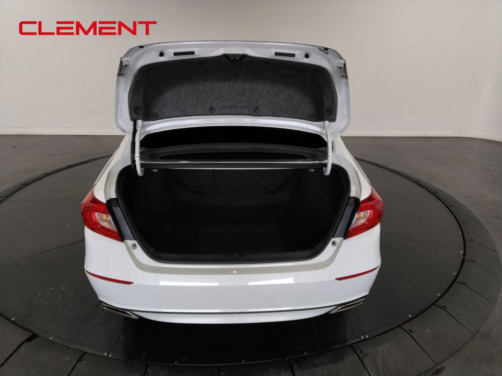 Used 2020 Honda Accord Sport image 9