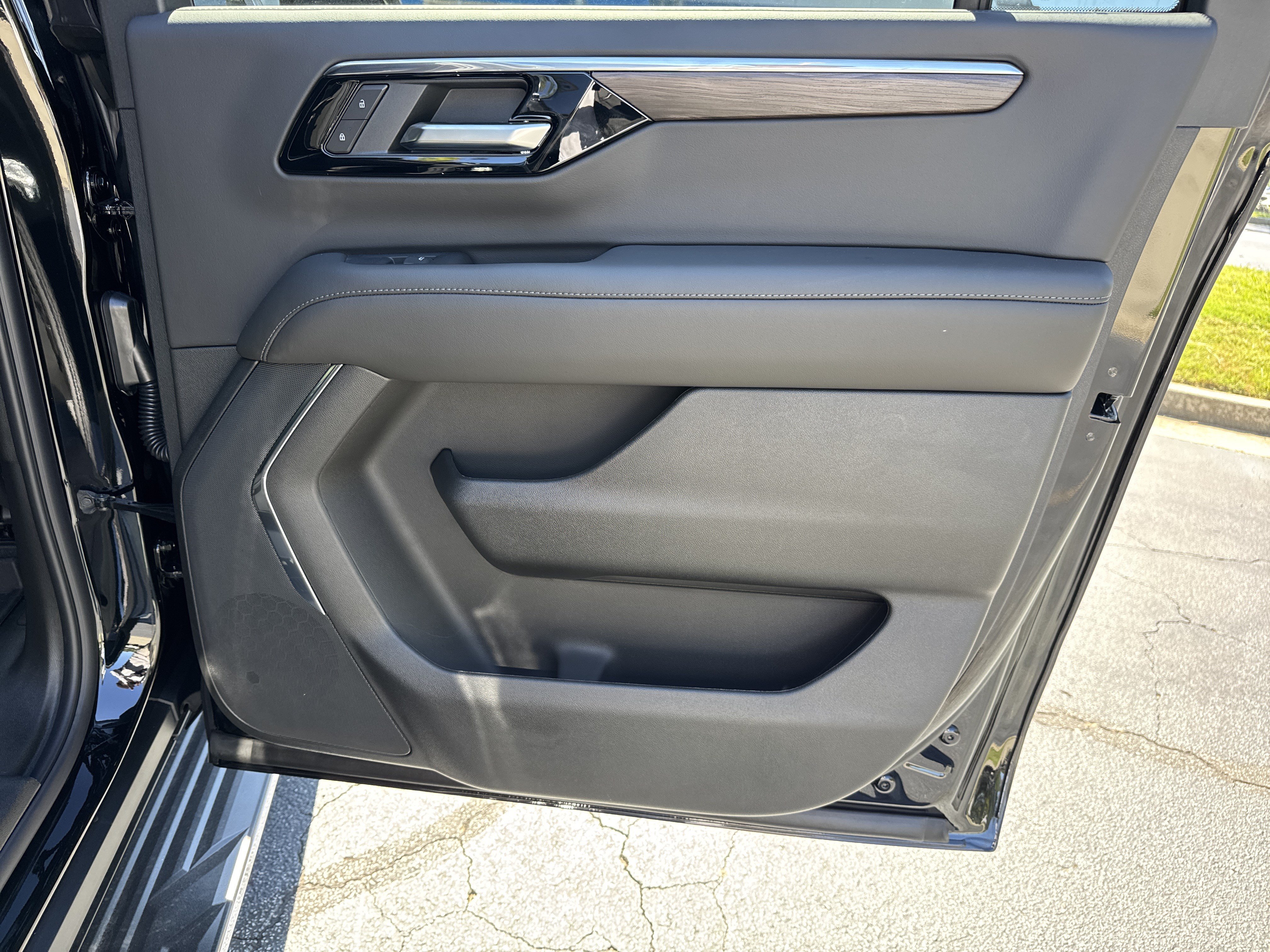 New 2026 Chevrolet Suburban LS RWD image 16