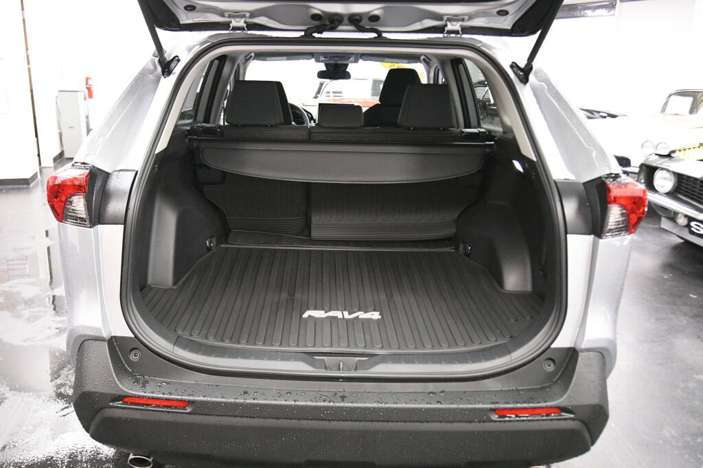 Used 2025 Toyota RAV4 LE image 21