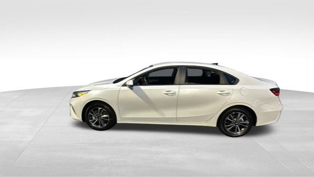 Used 2024 Kia Forte LXS image 4