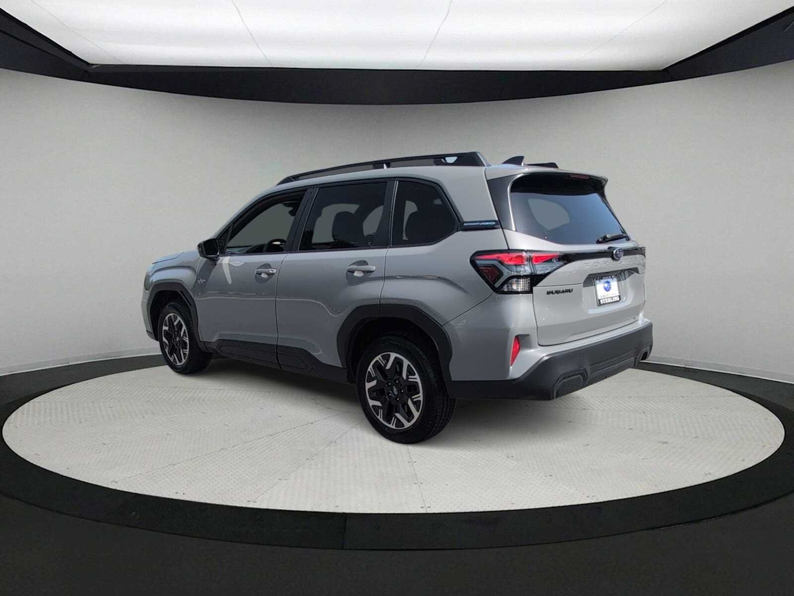 Used 2026 Subaru Forester Premium AWD/4WD image 5