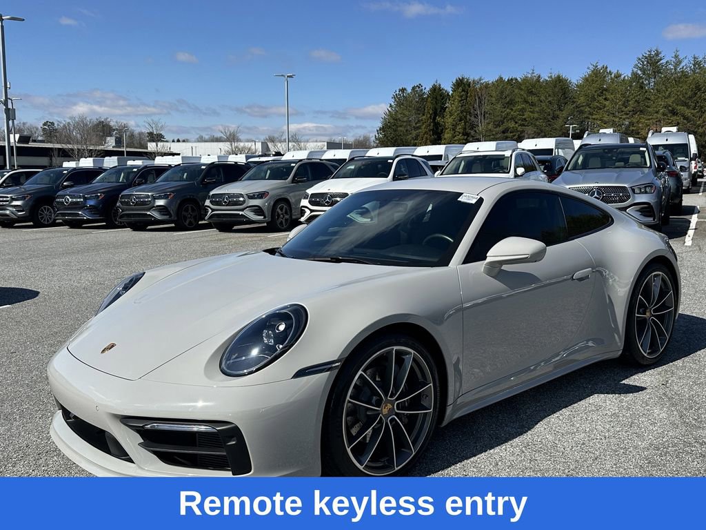 Used 2022 Porsche 911 Carrera image 4
